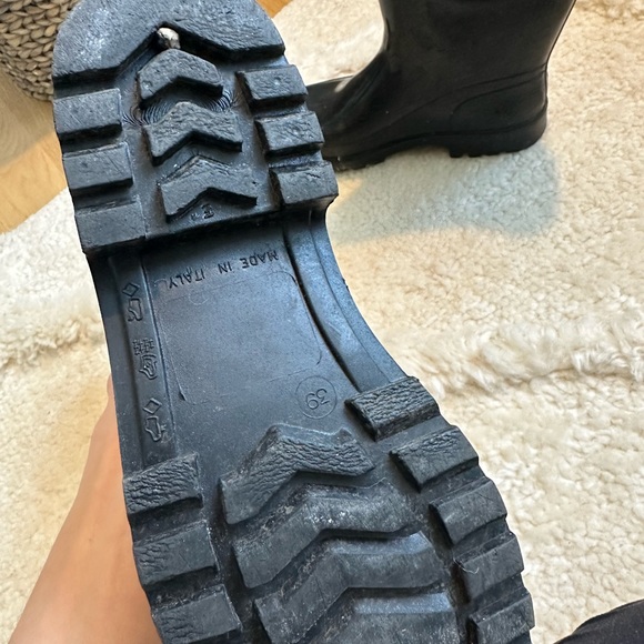 Burberry rain boots - Picture 2 of 2